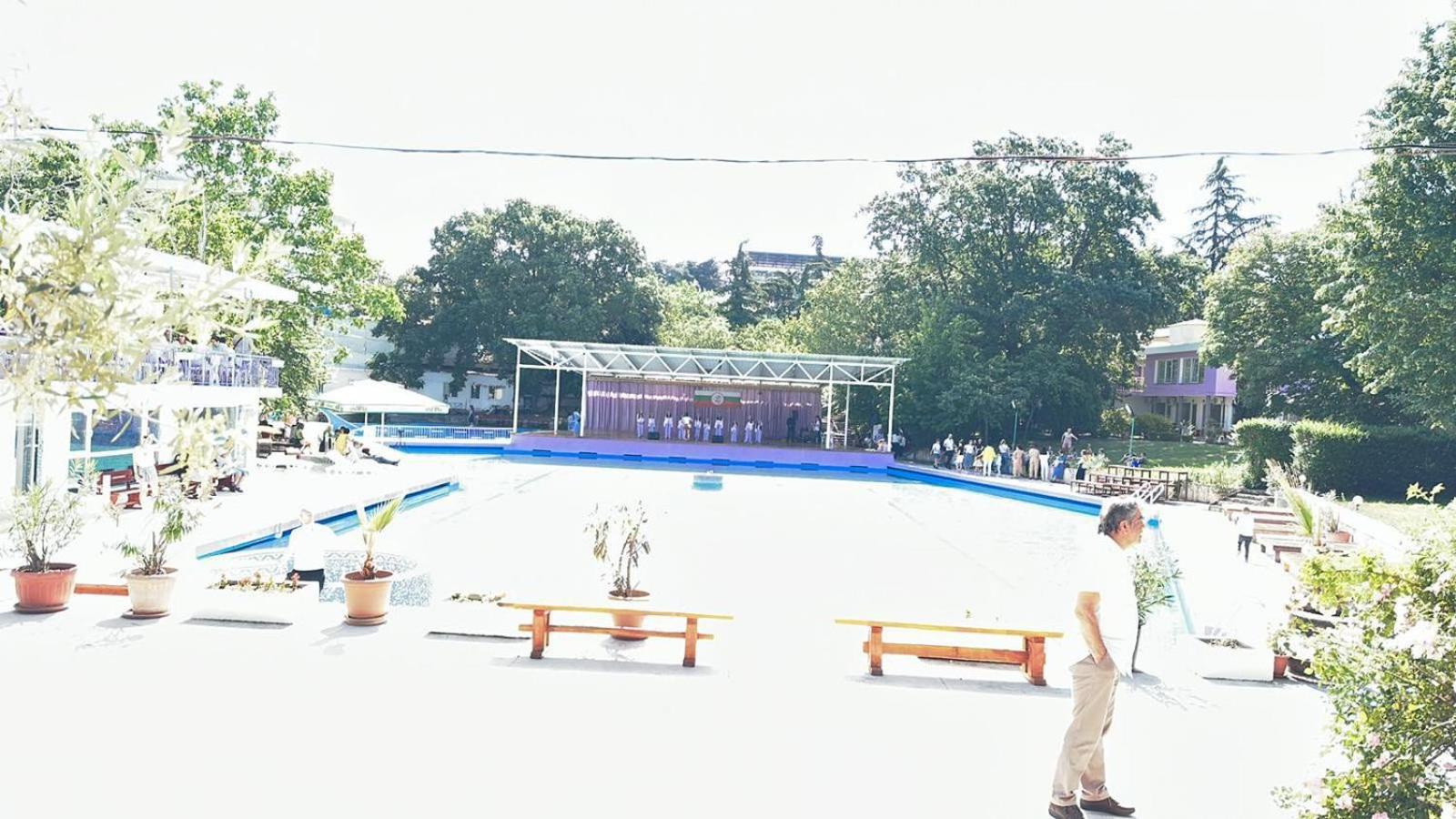Хотел Рива Golden Sands Bagian luar foto