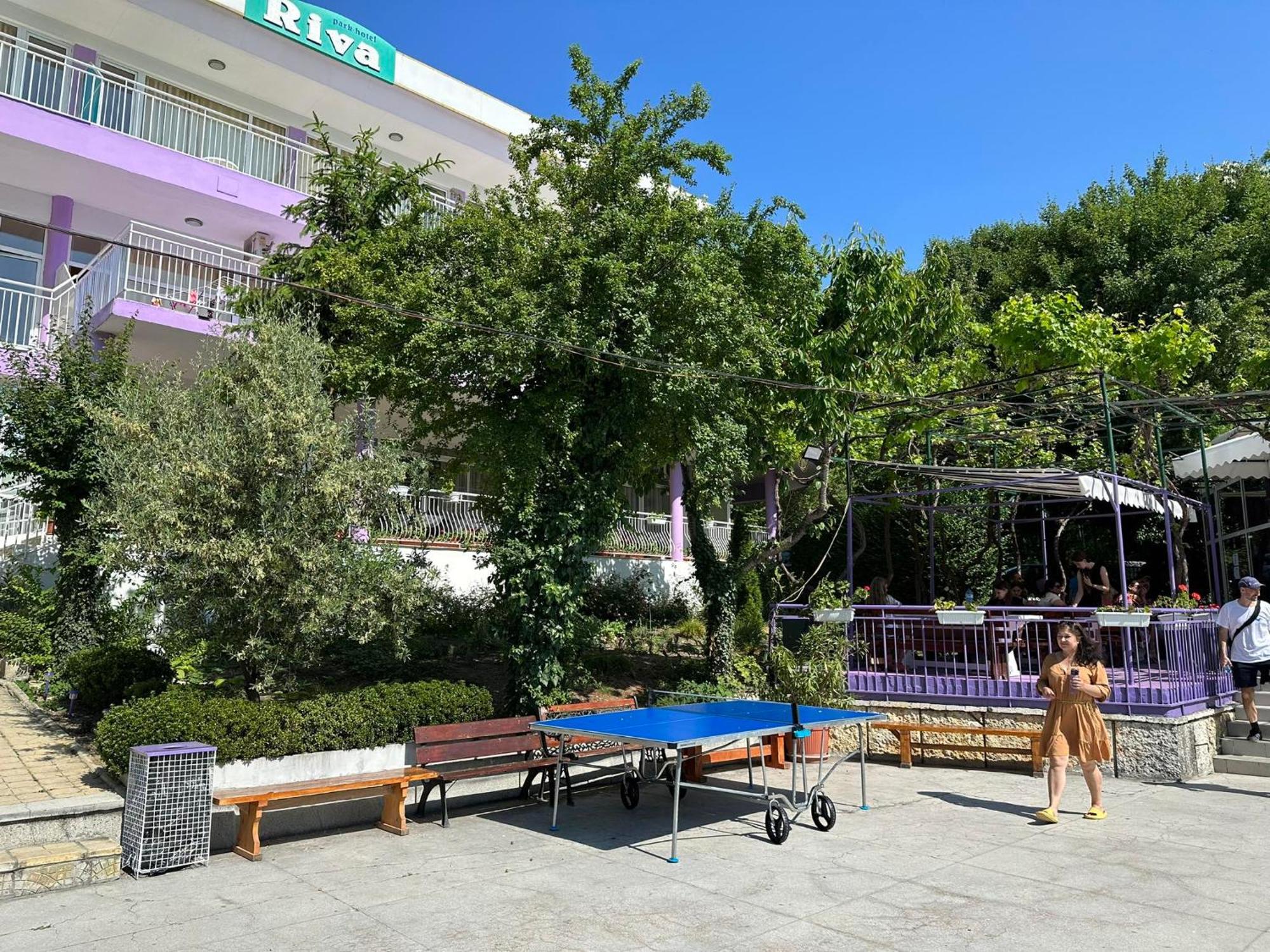 Хотел Рива Golden Sands Bagian luar foto