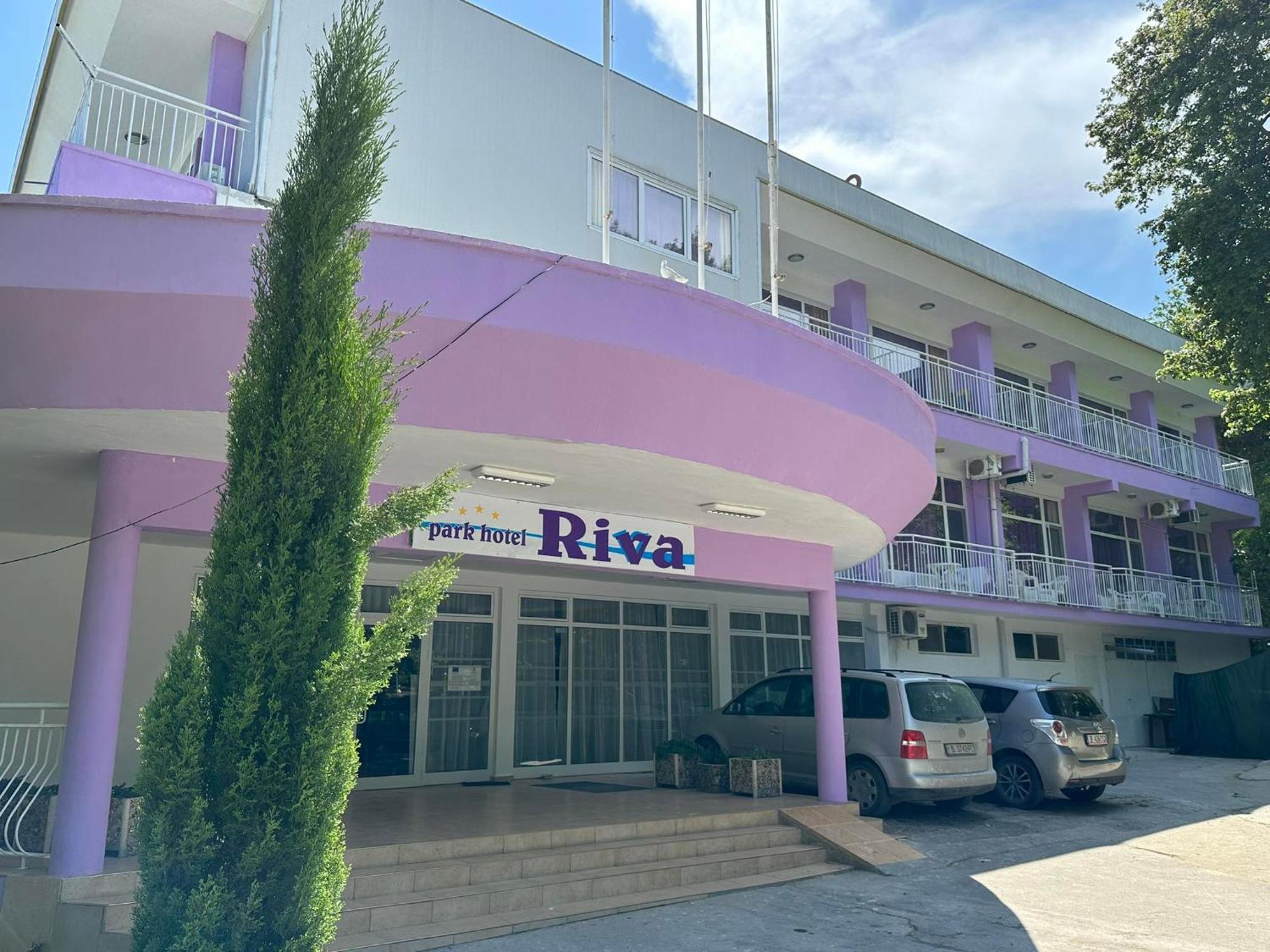 Хотел Рива Golden Sands Bagian luar foto