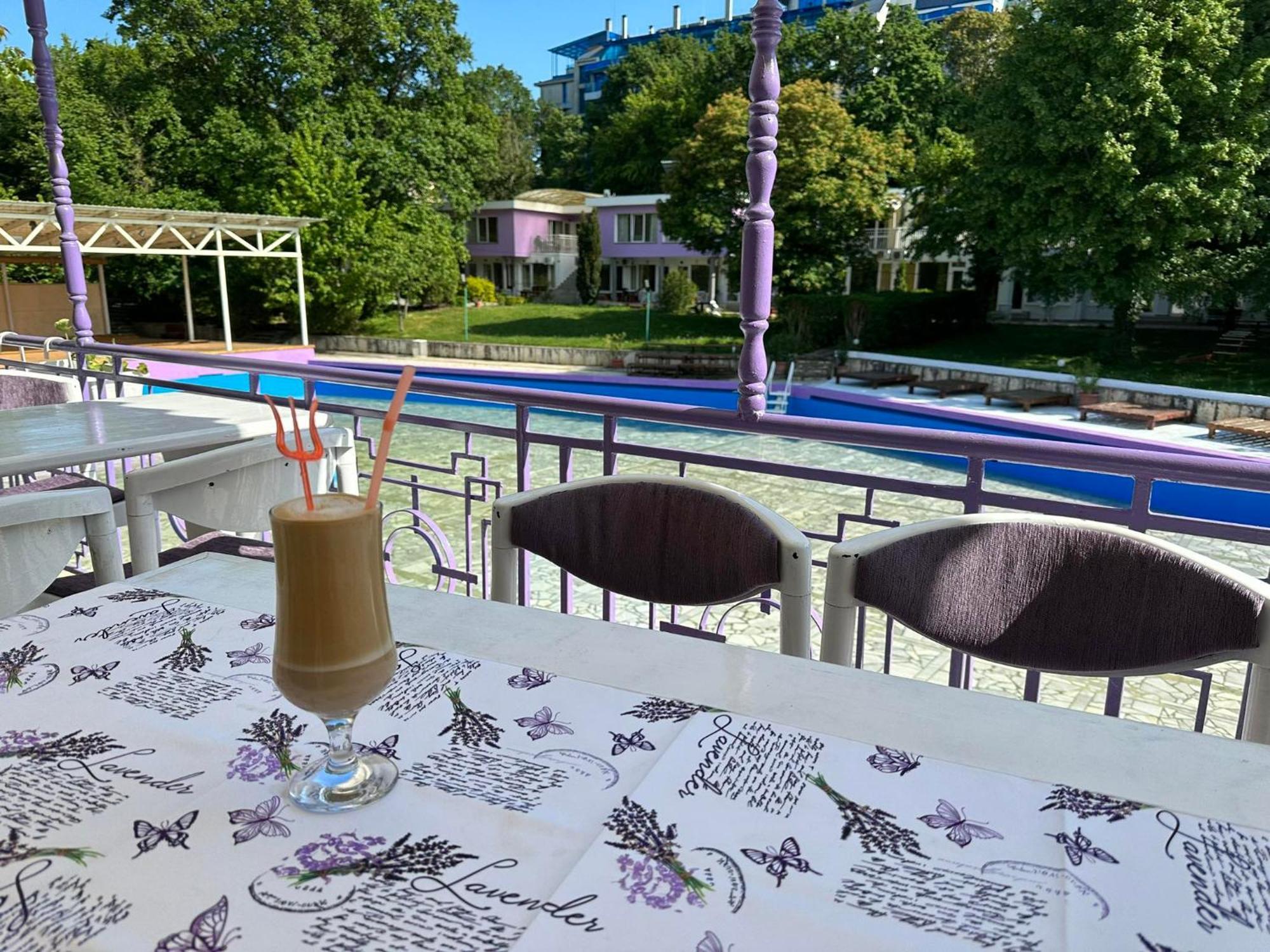 Хотел Рива Golden Sands Bagian luar foto