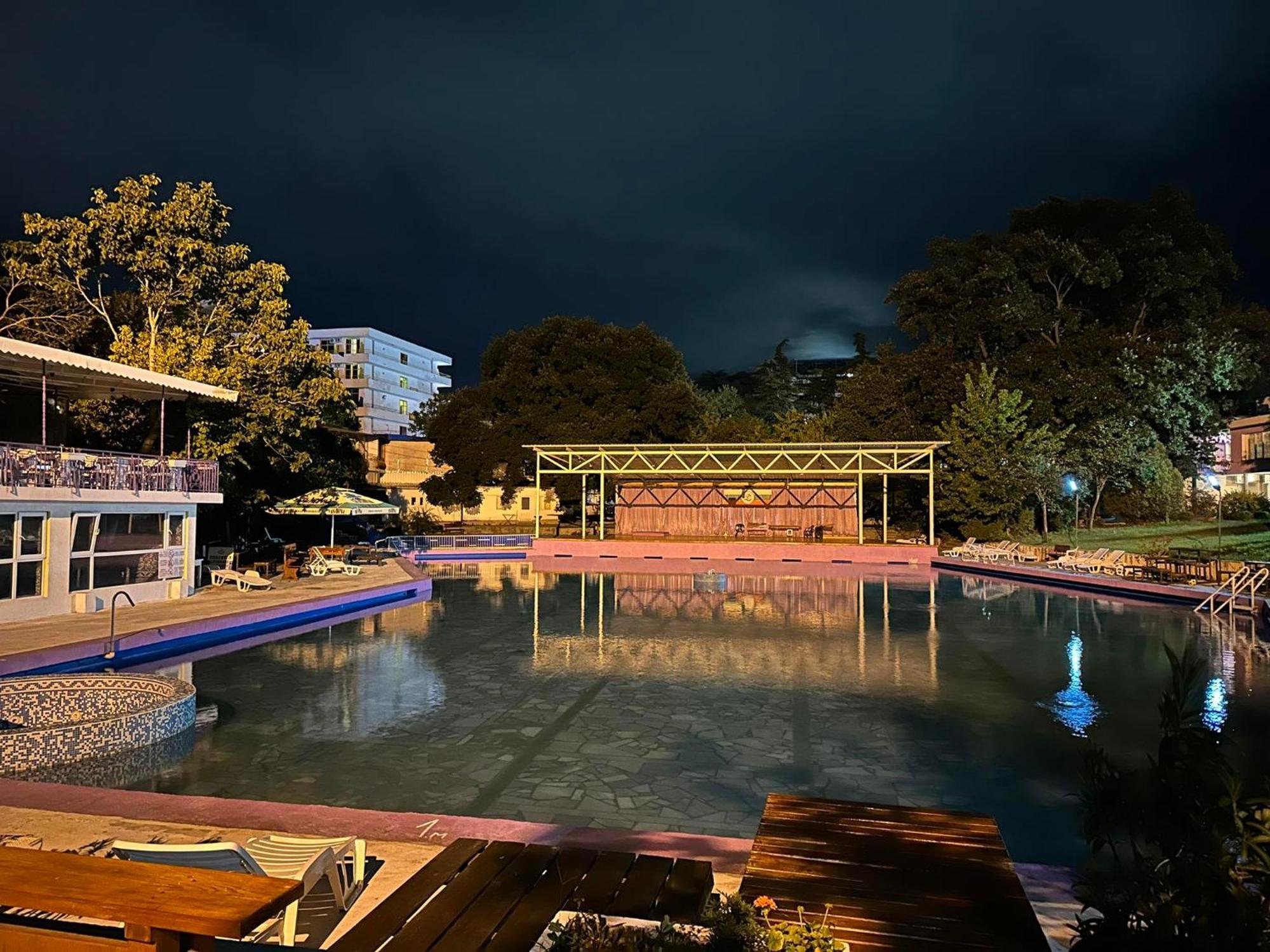 Хотел Рива Golden Sands Bagian luar foto