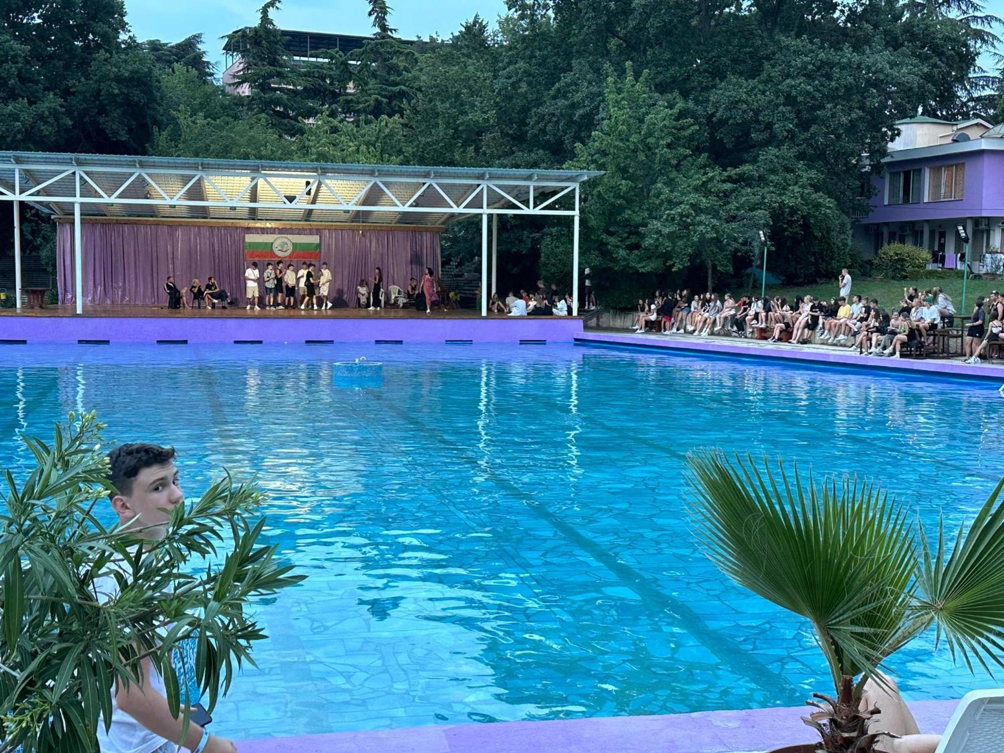 Хотел Рива Golden Sands Bagian luar foto