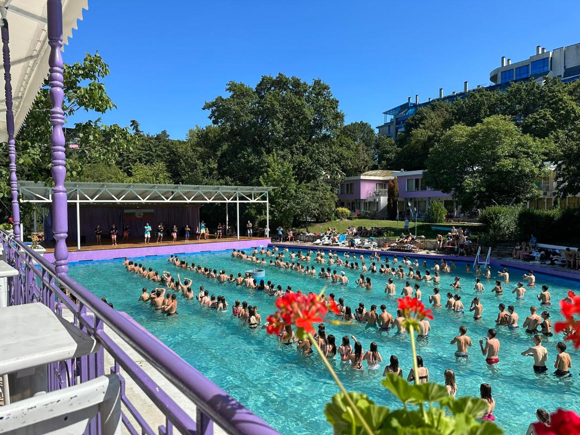 Хотел Рива Golden Sands Bagian luar foto