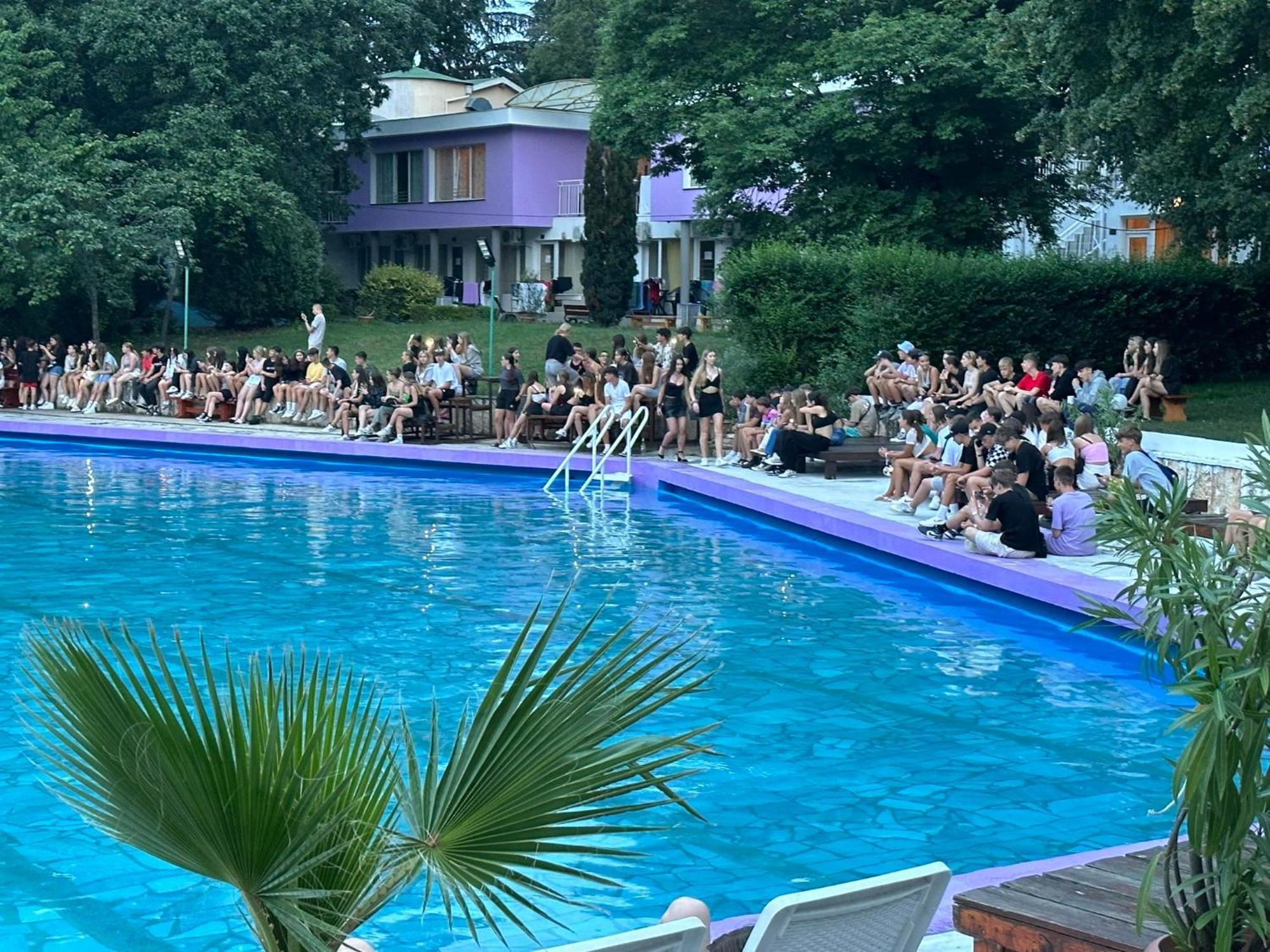 Хотел Рива Golden Sands Bagian luar foto