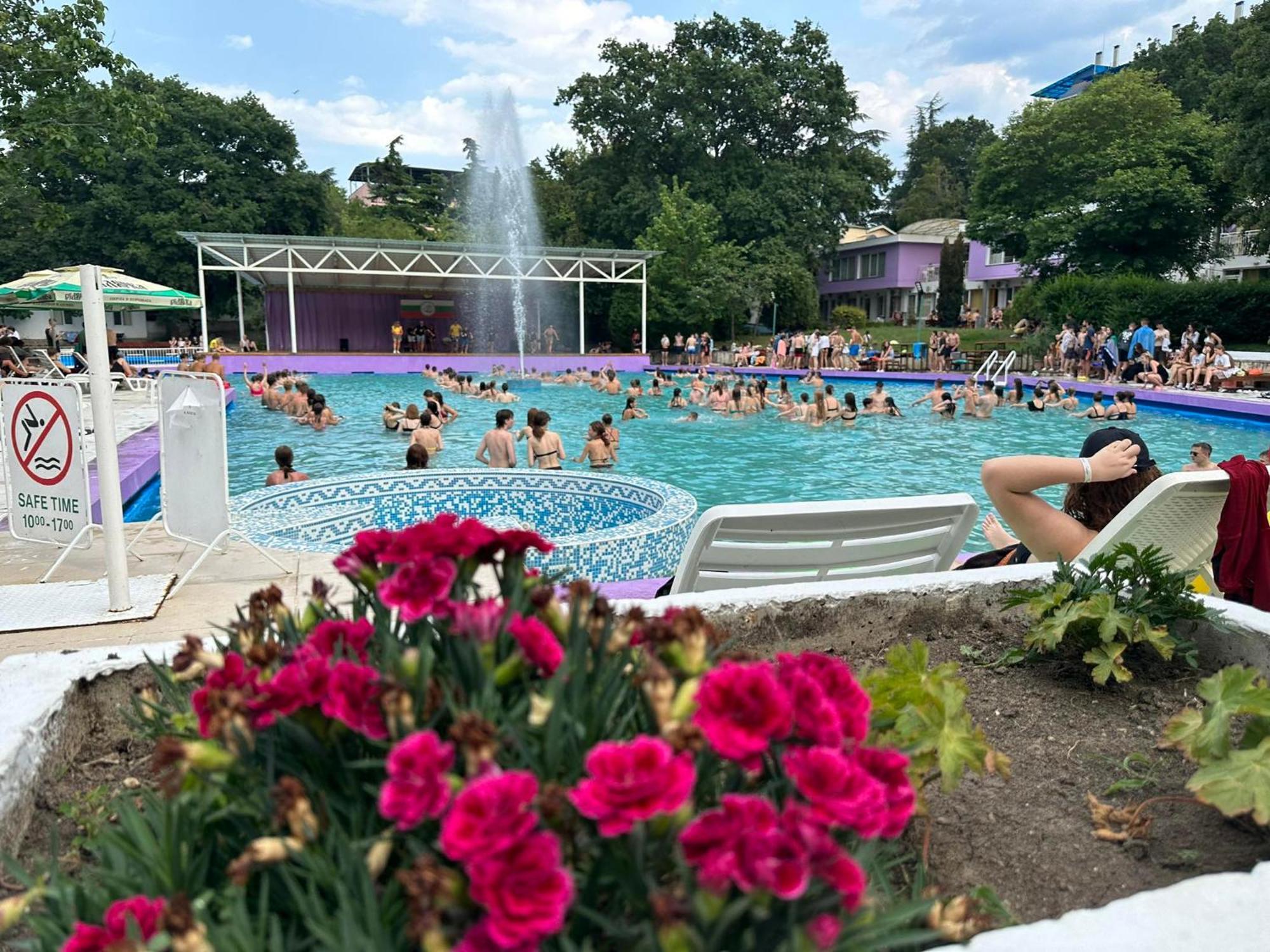 Хотел Рива Golden Sands Bagian luar foto