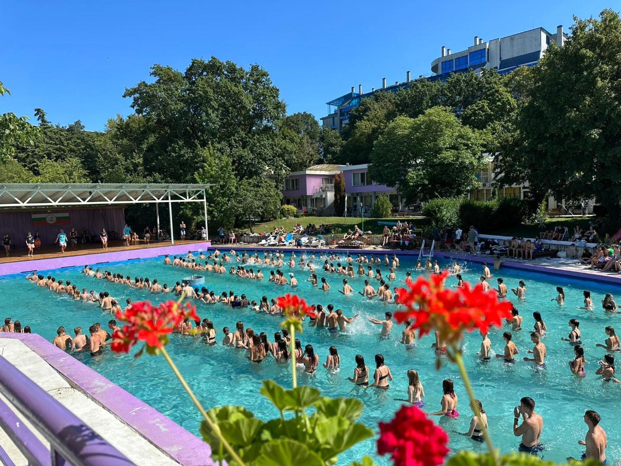 Хотел Рива Golden Sands Bagian luar foto