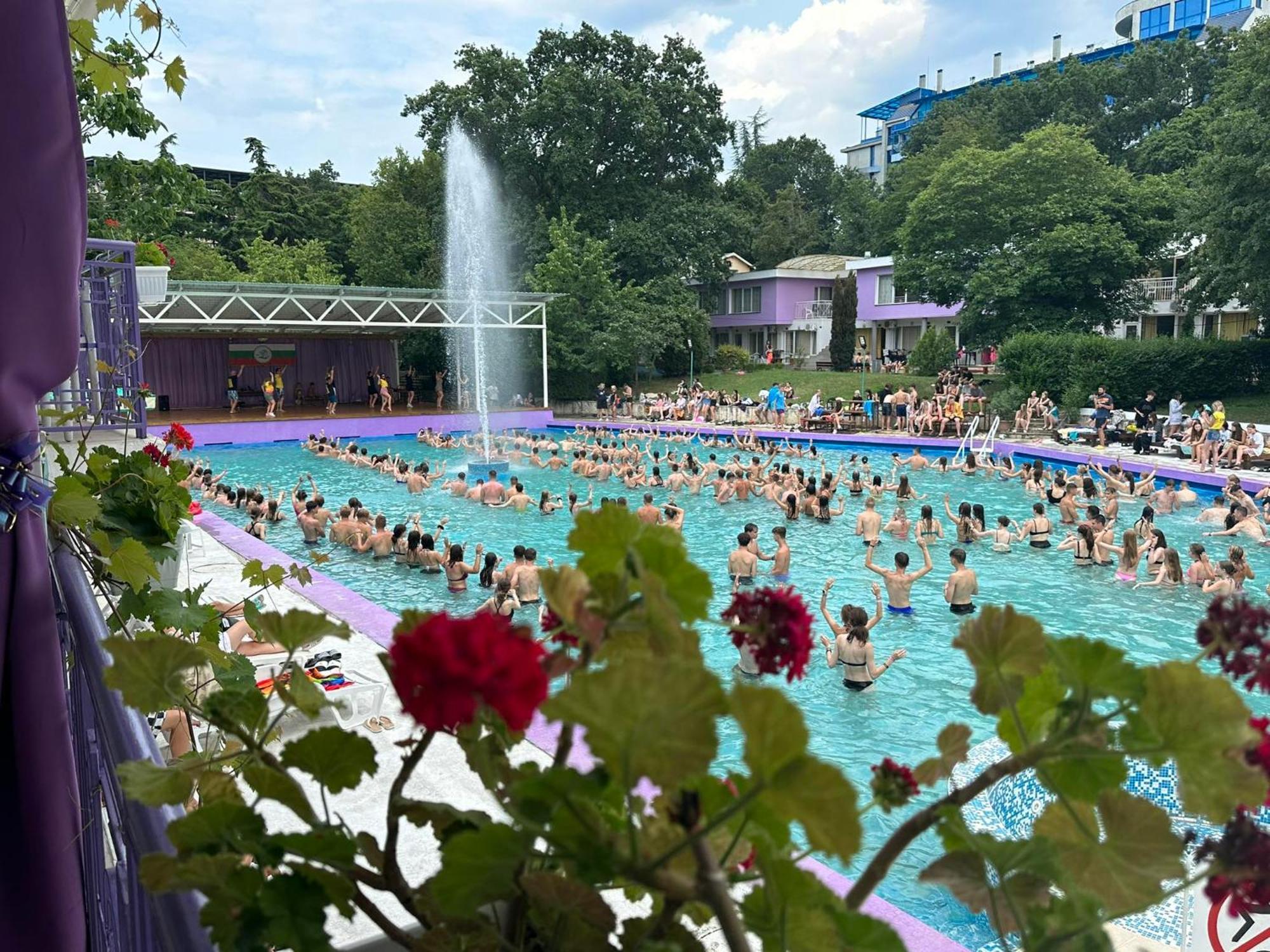 Хотел Рива Golden Sands Bagian luar foto