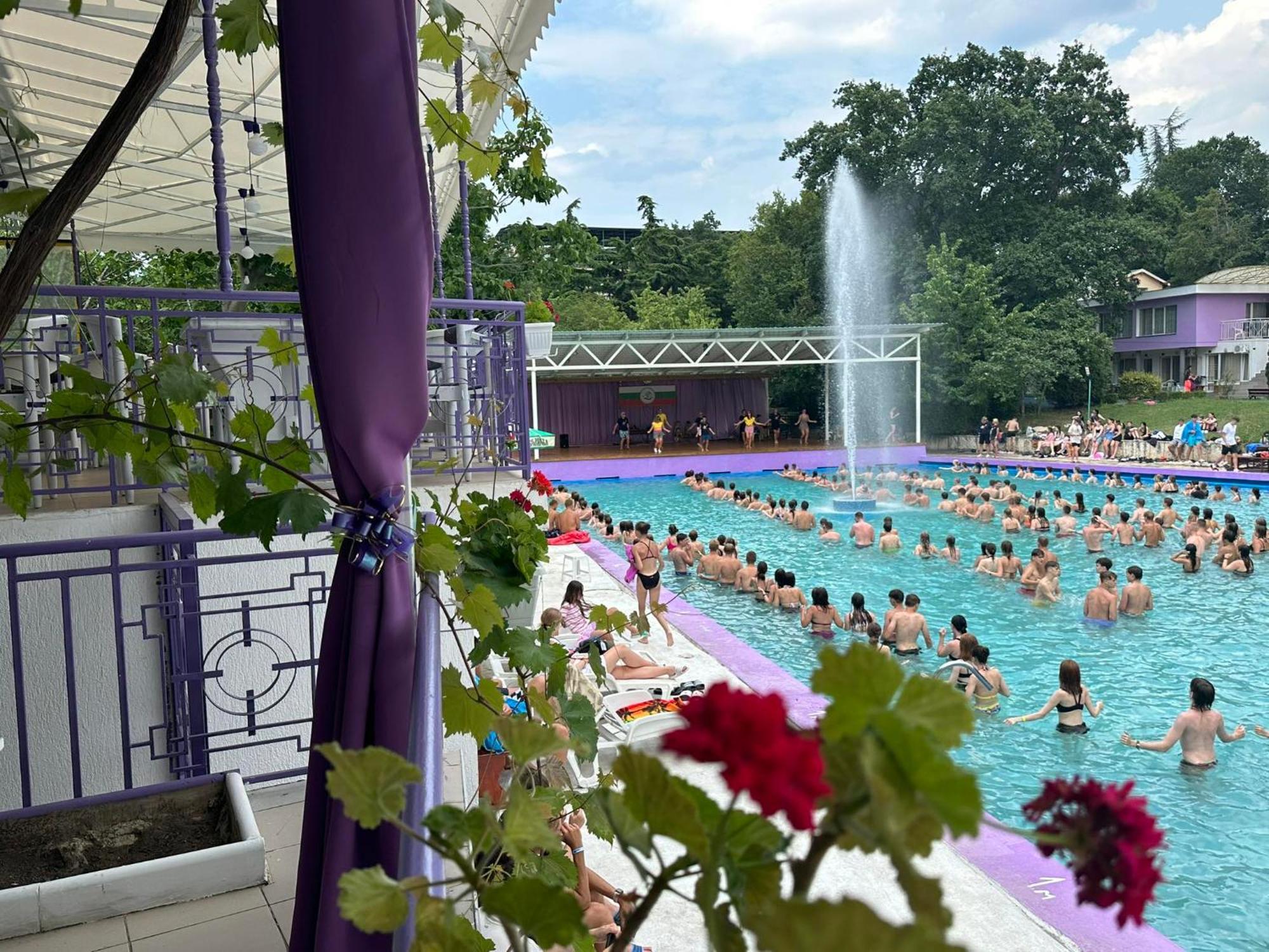 Хотел Рива Golden Sands Bagian luar foto