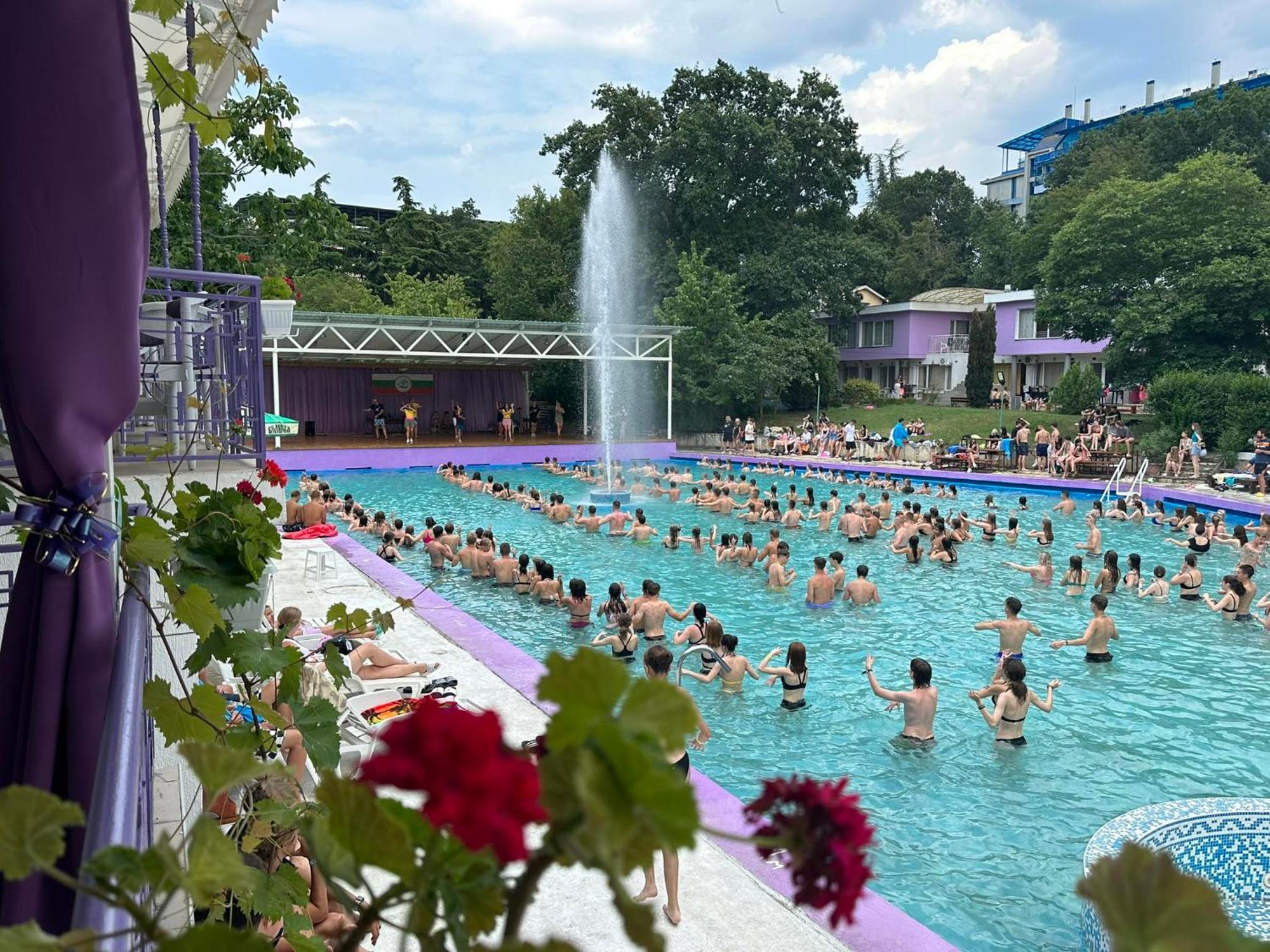 Хотел Рива Golden Sands Bagian luar foto